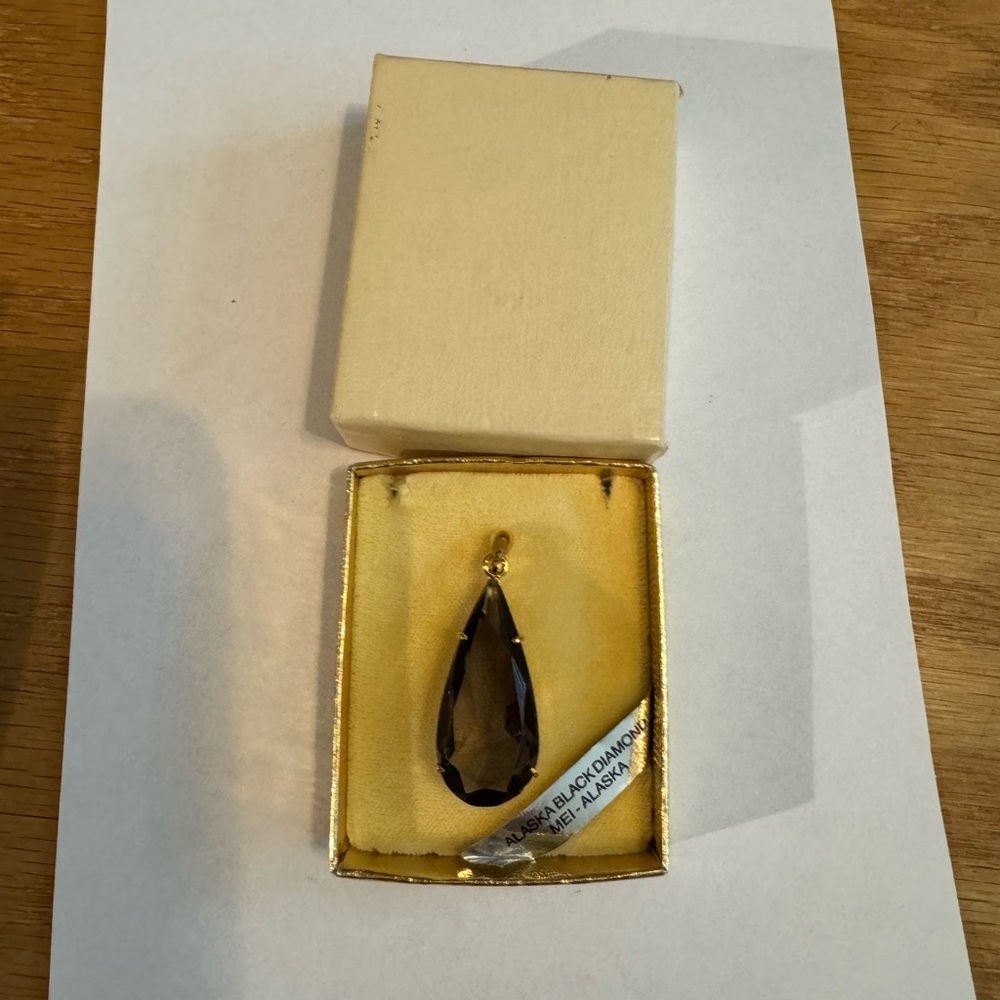 Alaska black Diamond pendant 1 1/2” long never worn new in box